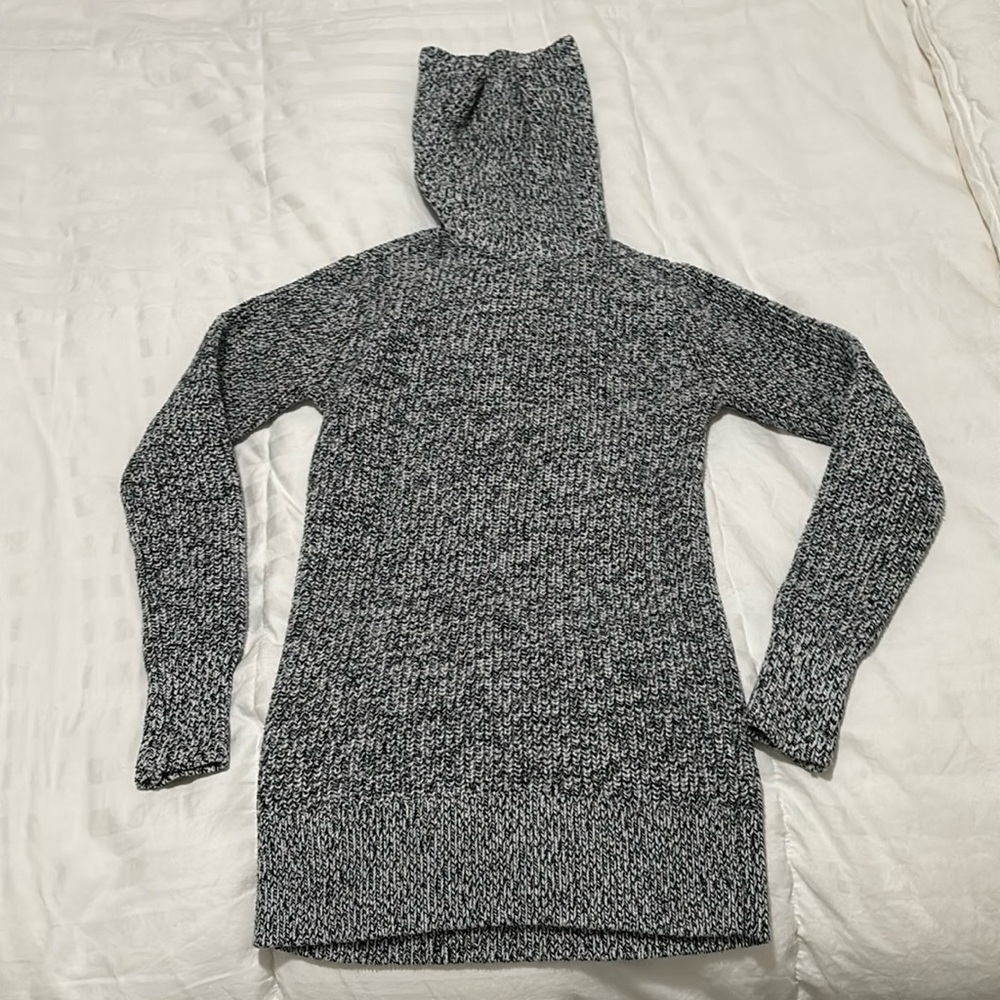 Abercrombie & Fitch turtleneck sweater